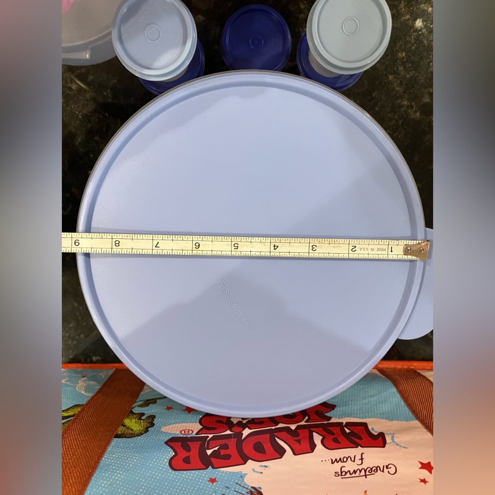Tupperware Storage Containers with Condiment Containers 8 piece - Picture 7 of 16